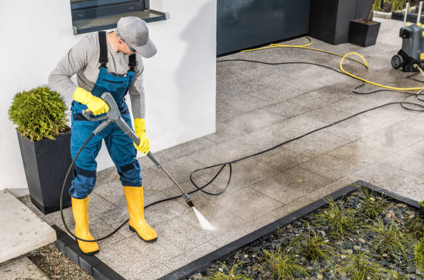 Best Garage Pressure Washing  in Willoughby Hills, OH